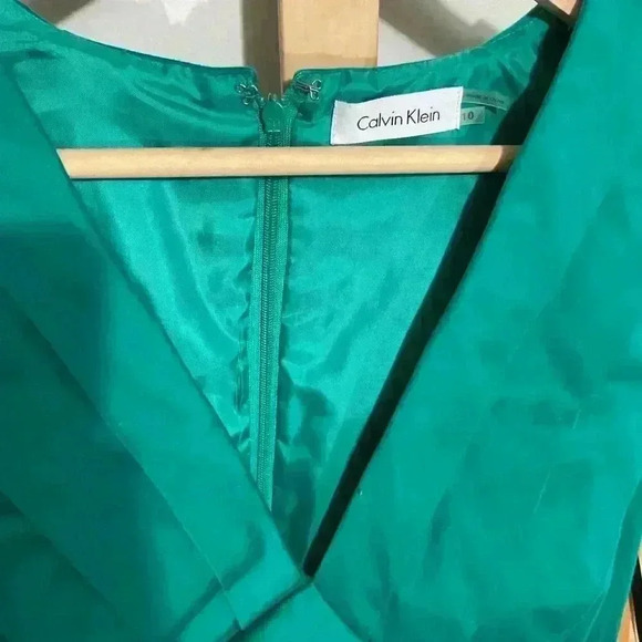 Calvin Klein V-neck,Green dress,tank dress zip up, above knee size 10 - Picture 2 of 9